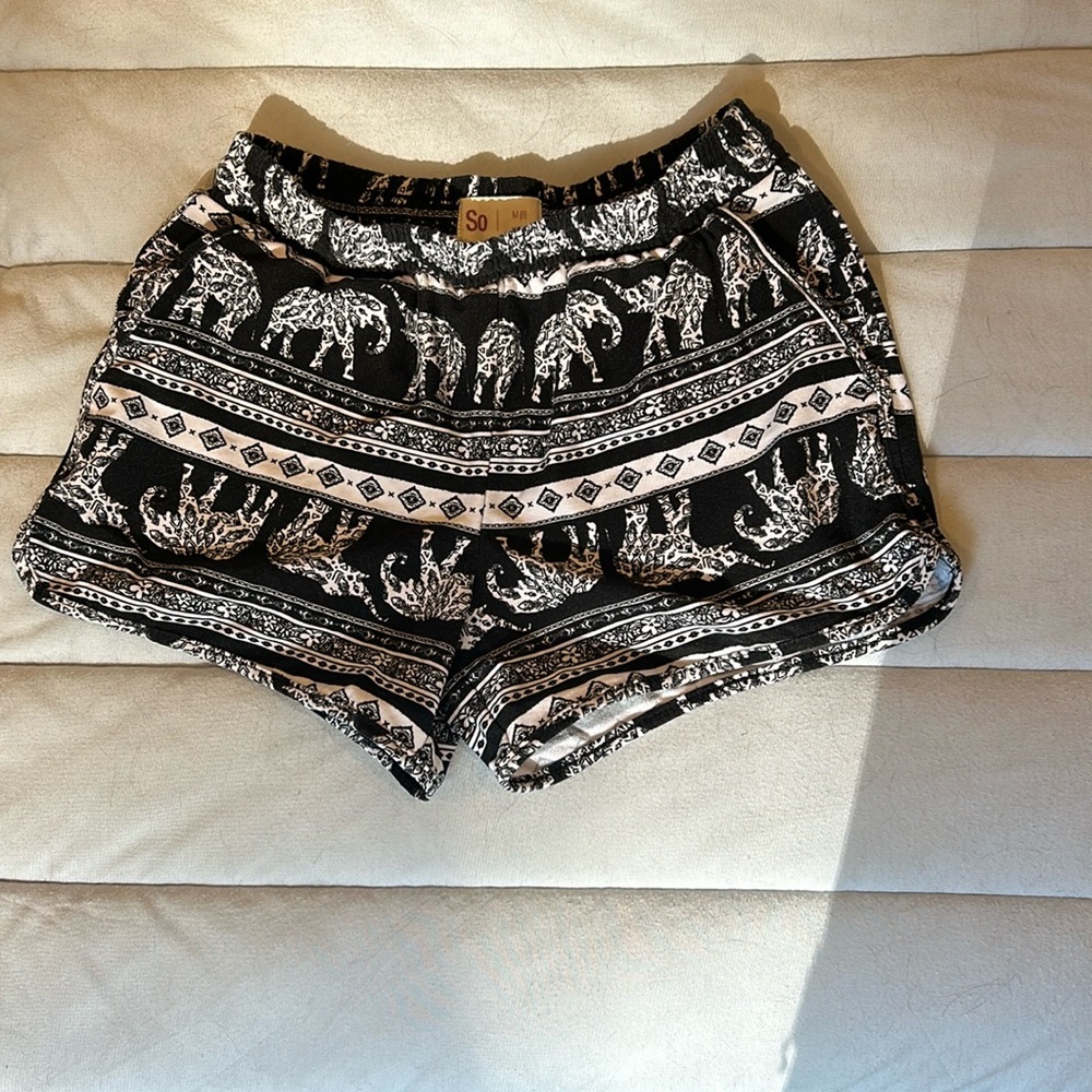 girls shorts size: medium (8)